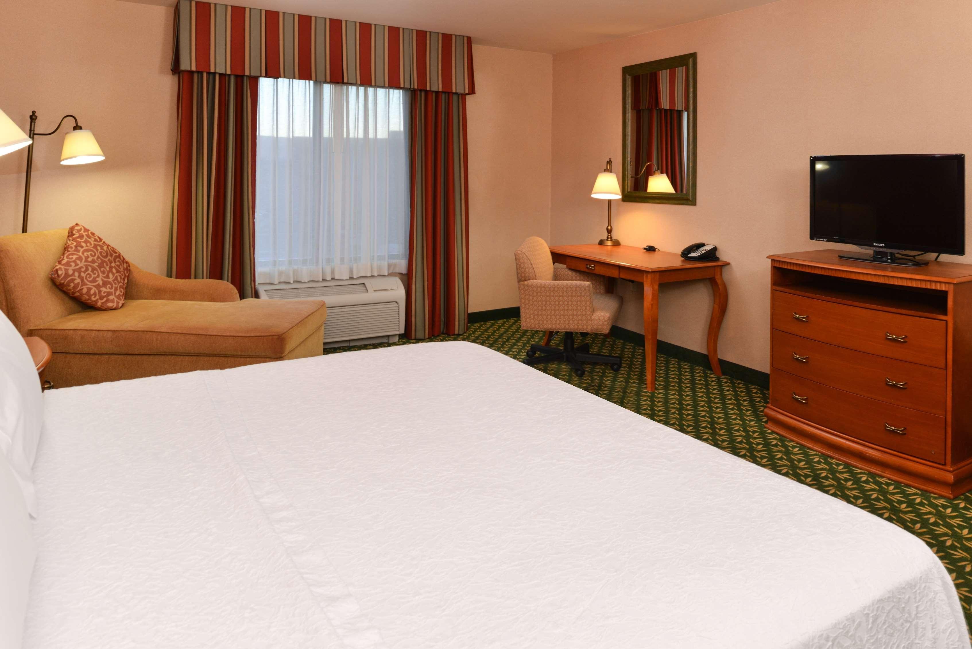 Newly Renovated-Hampton Inn & Suites Casper Exterior photo
