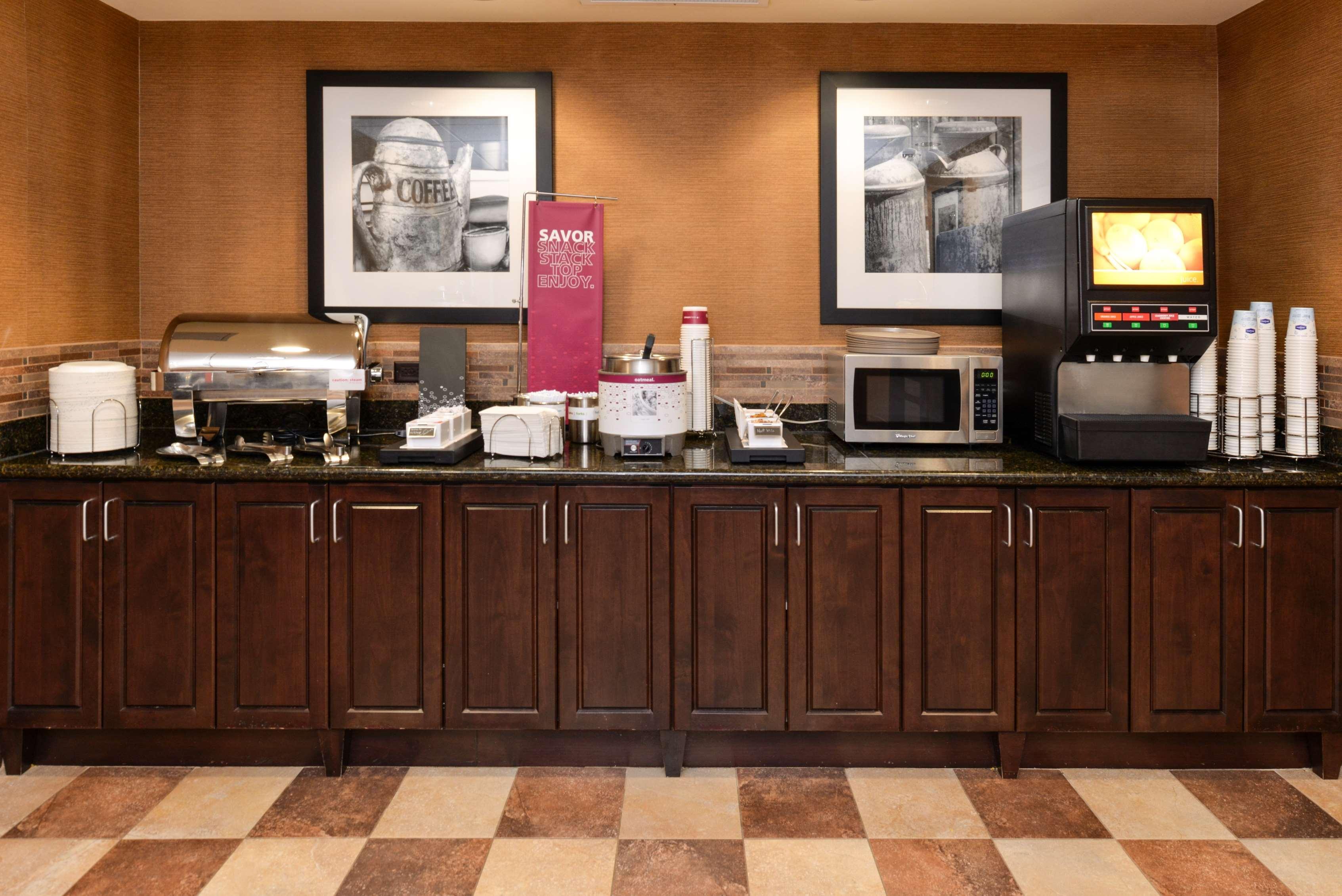 Newly Renovated-Hampton Inn & Suites Casper Exterior photo