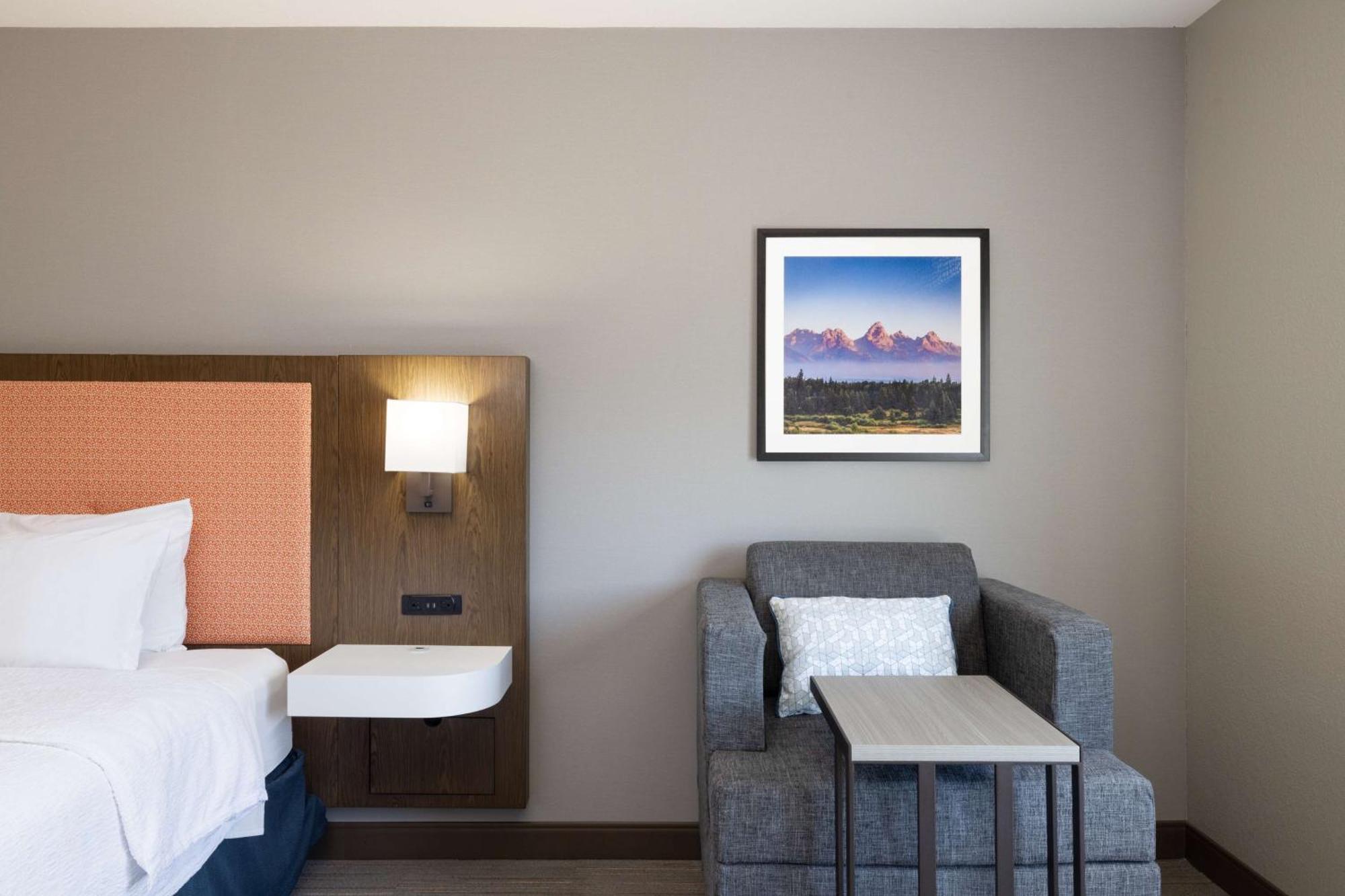 Newly Renovated-Hampton Inn & Suites Casper Exterior photo