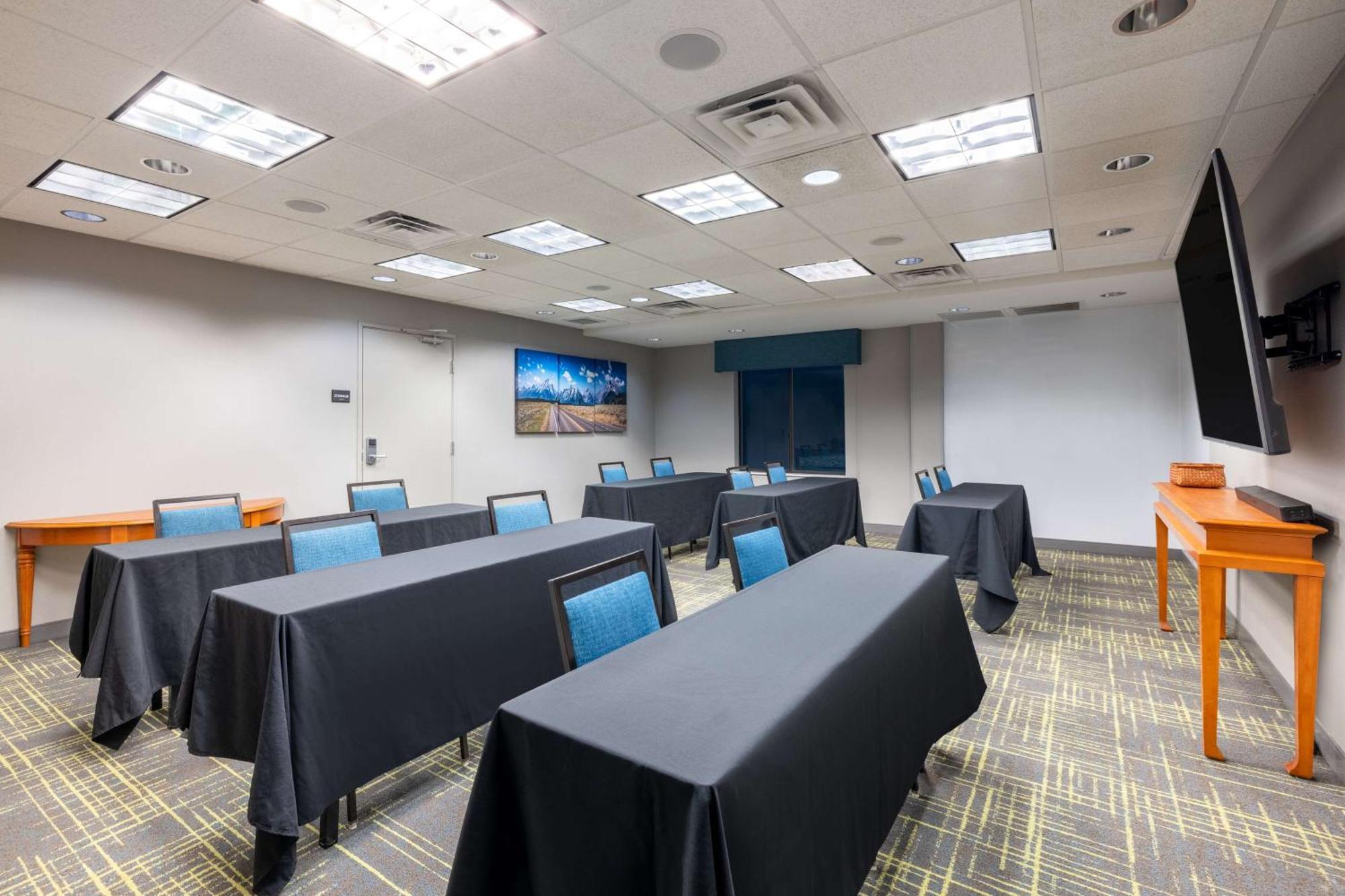 Newly Renovated-Hampton Inn & Suites Casper Exterior photo