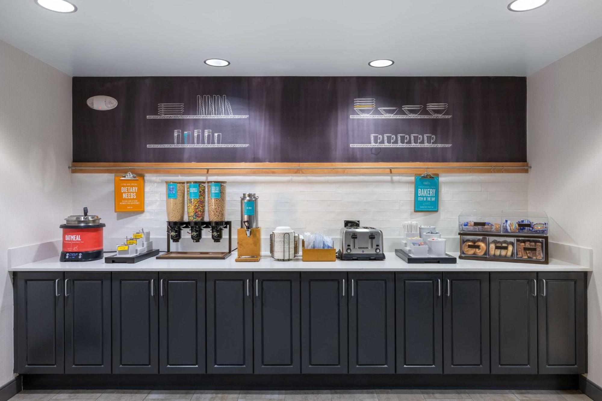 Newly Renovated-Hampton Inn & Suites Casper Exterior photo